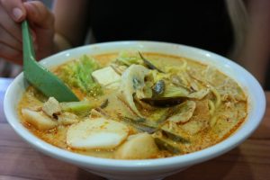 Singapur, zupa laksa